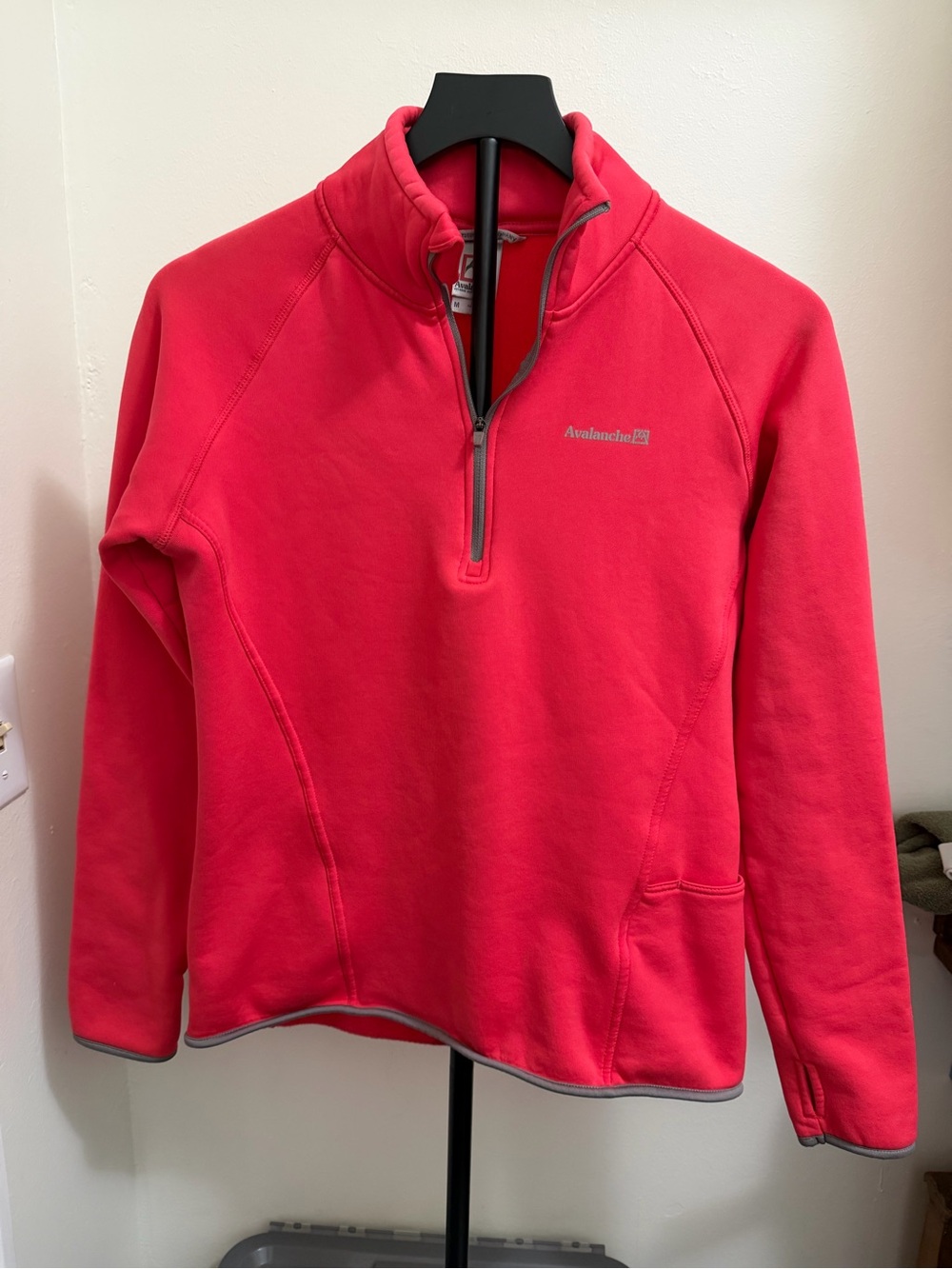 Avalanche Coral 1/4 Zip Women's Pullover